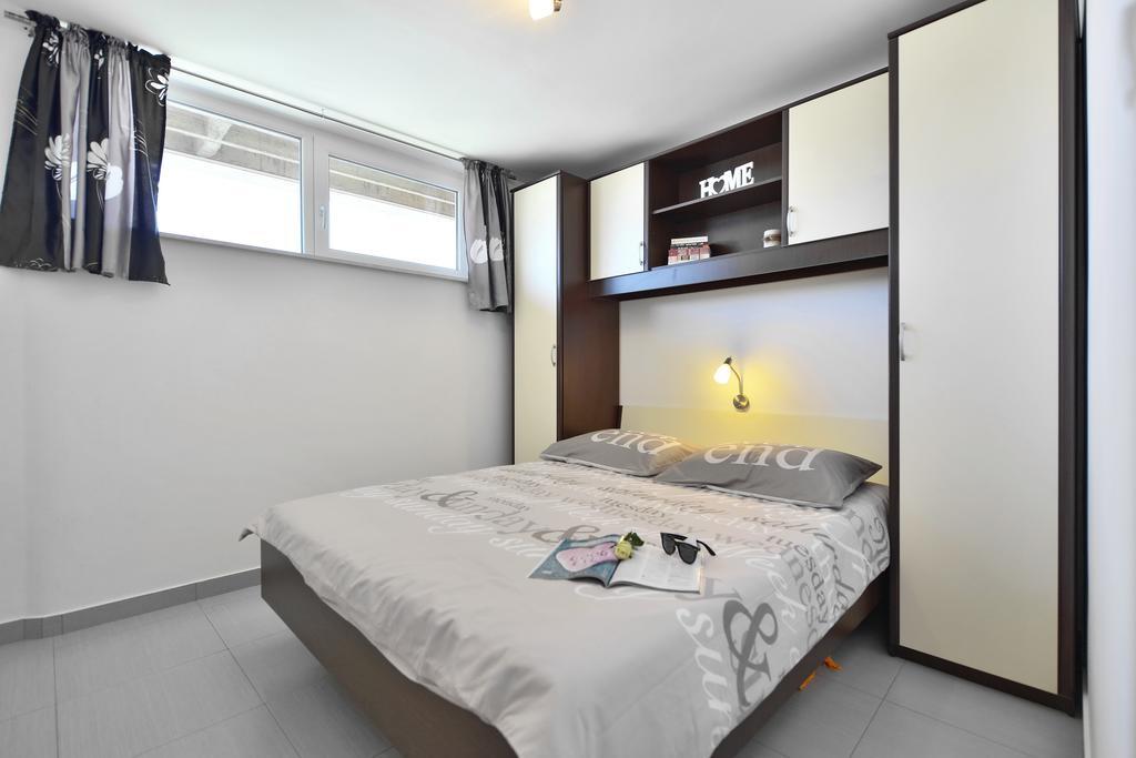Aspalathos Dream Apartment Split Room photo